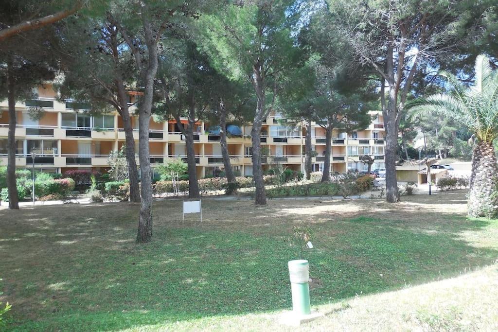 Appartement Agreable T3, Bormes Les Mimosas Extérieur photo